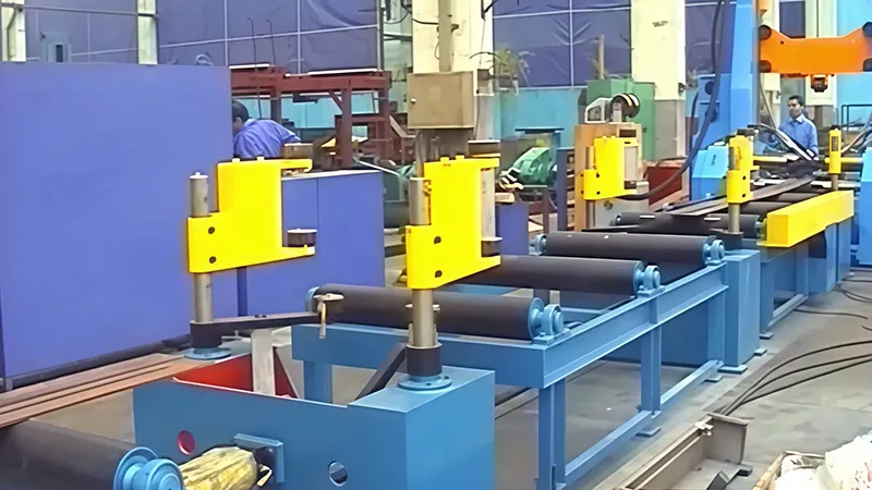 Cтан для сборки, сварки и правки двутавровой балки