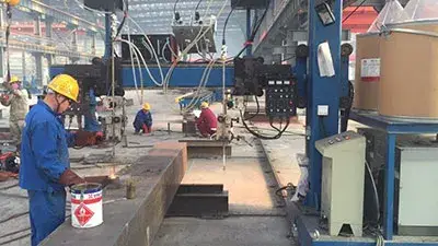 Установка для электрошлаковой сварки балок коробчатого сечения