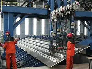 Многодуговая установка для сварки U-образных ребер жесткости